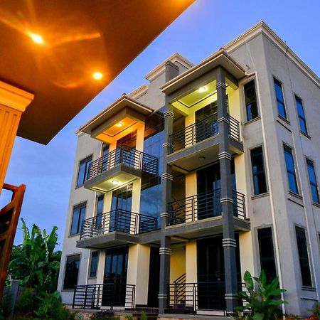Hilltop Apartments Bwebajja Екстер'єр фото