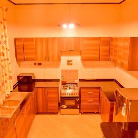 Hilltop Apartments Bwebajja Екстер'єр фото